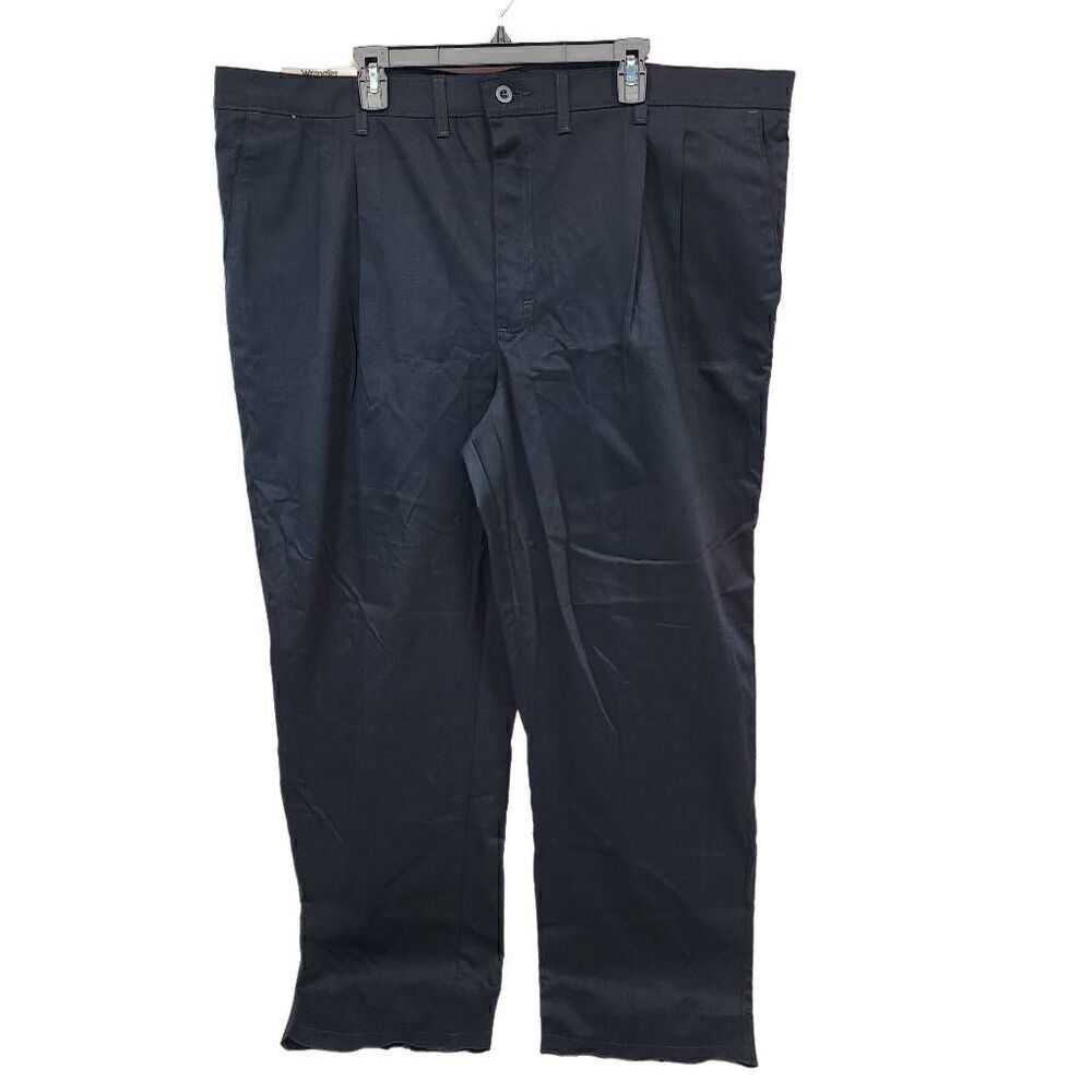 Wrangler Size 44 Men's Pleated Front Relaxed Fit Black Pants T